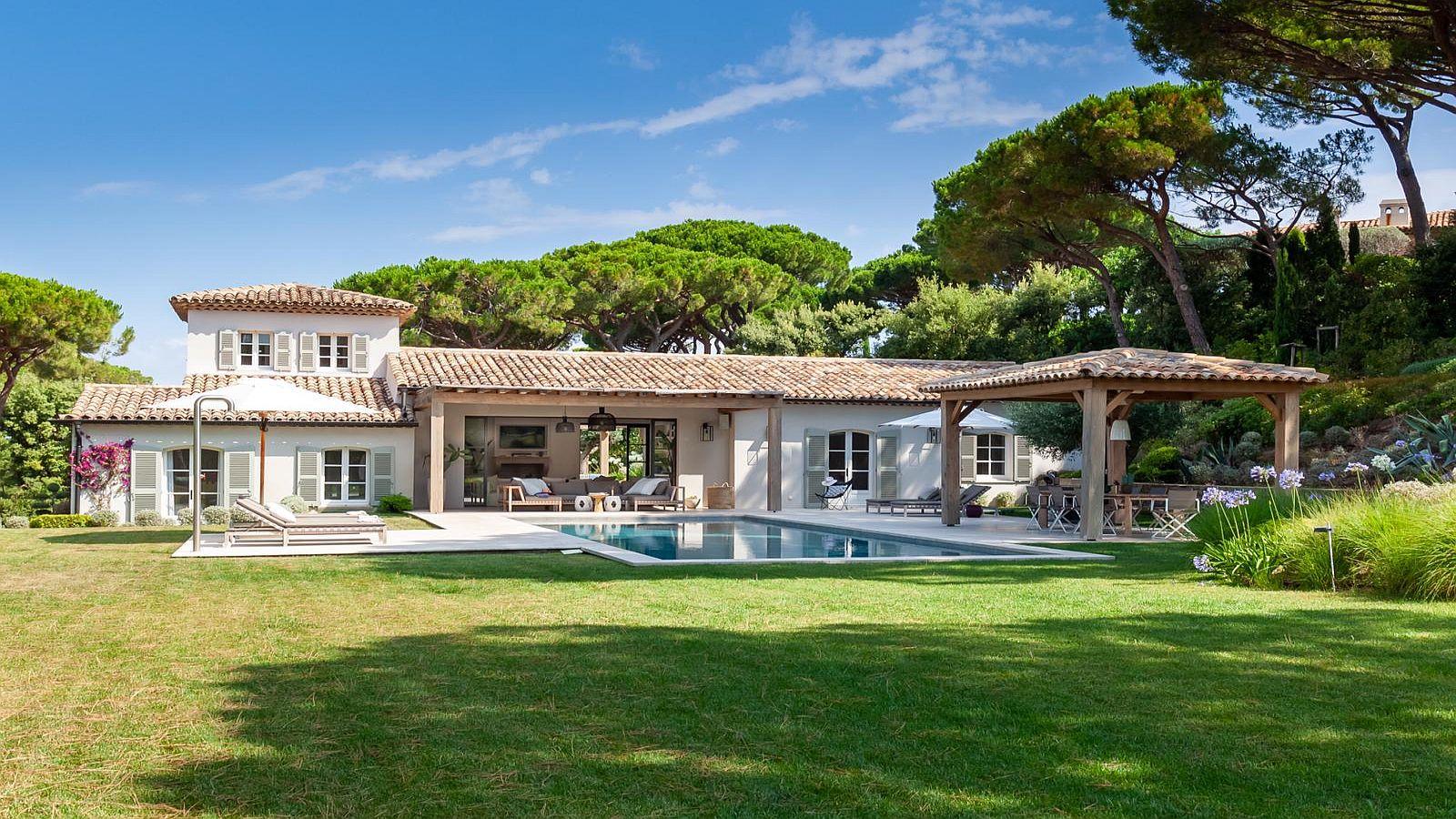 The Mediterranean Dream: 10 Stunning Luxury Villas in the Riviera and Greek Islands