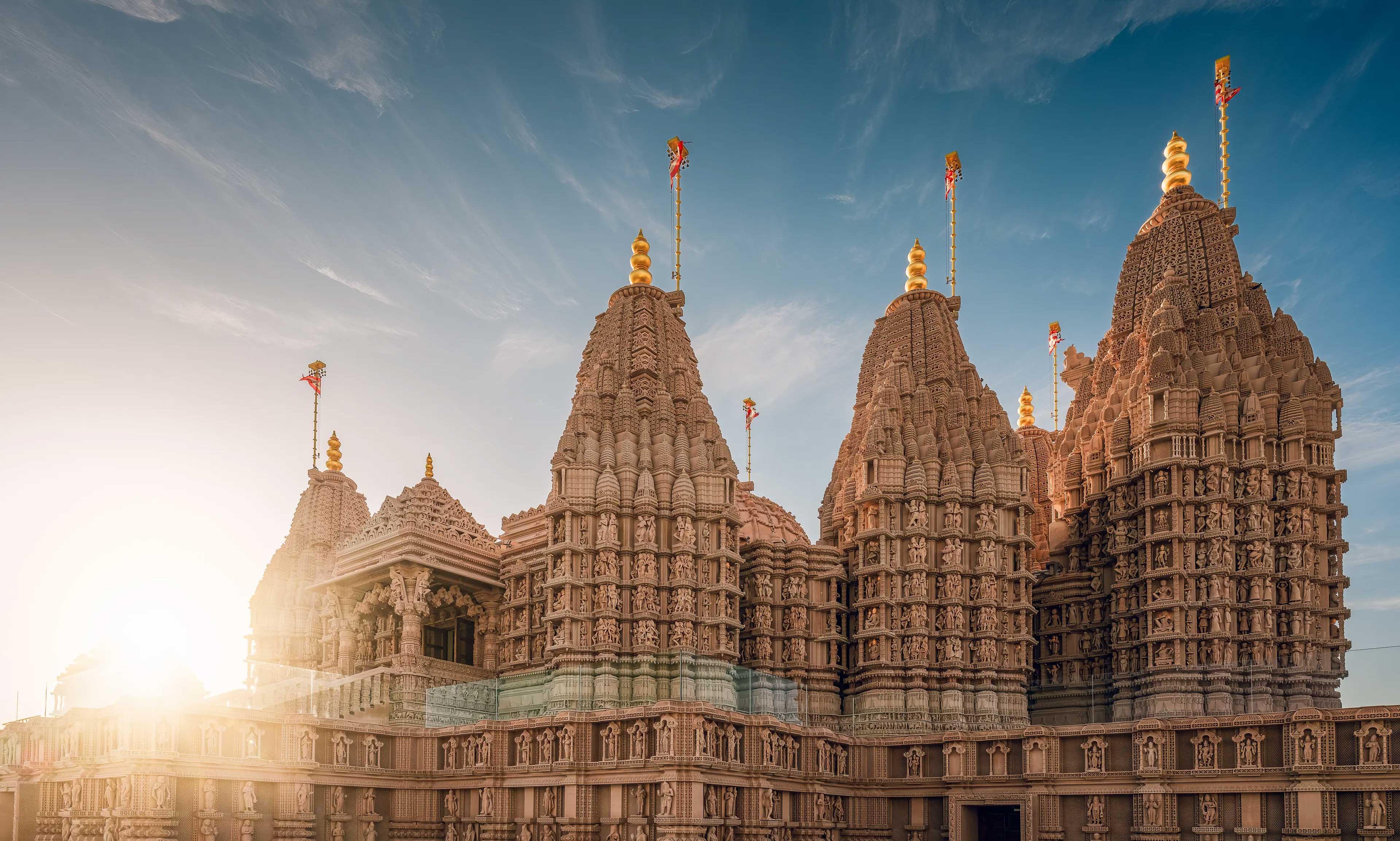Exploring the Hindu Mandir Temple in Abu Dhabi: A Sanctuary of Peace and Culture