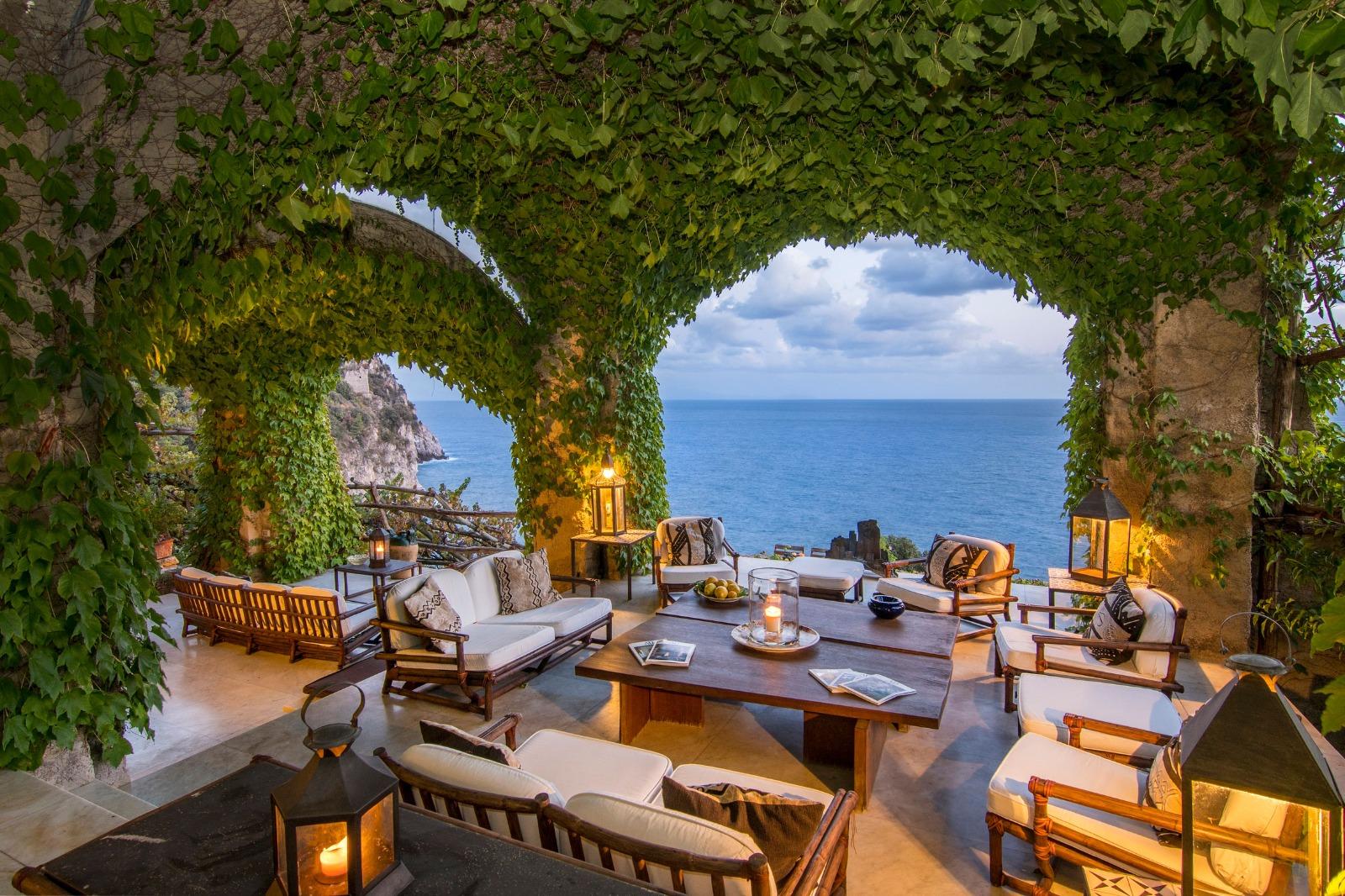 Italy’s Most Prestigious Villas, Estates and Waterfront Homes