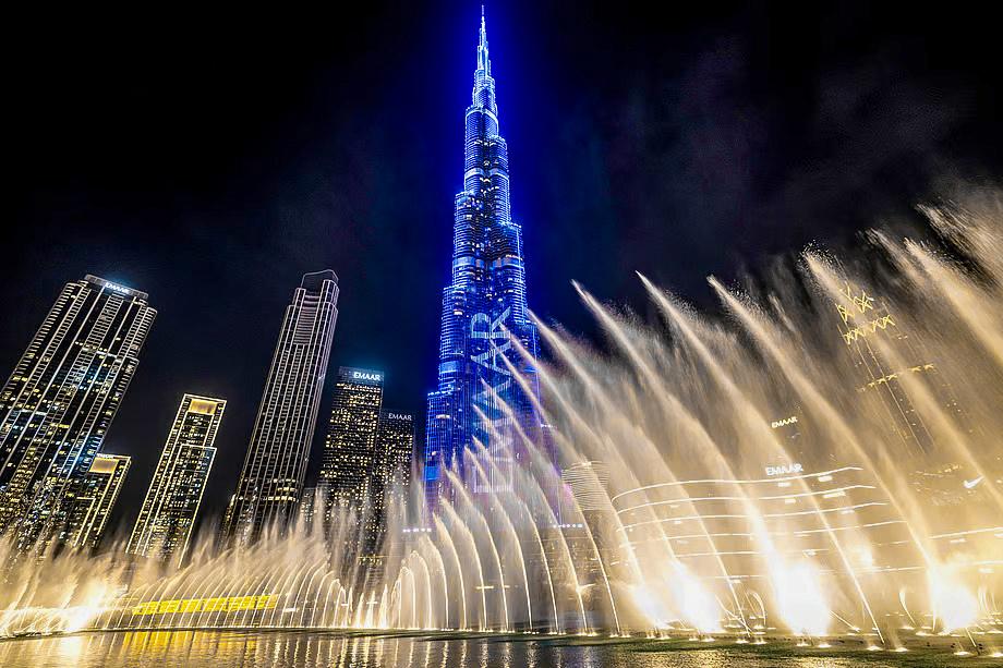 Dubai Fountain Dazzles Once Again