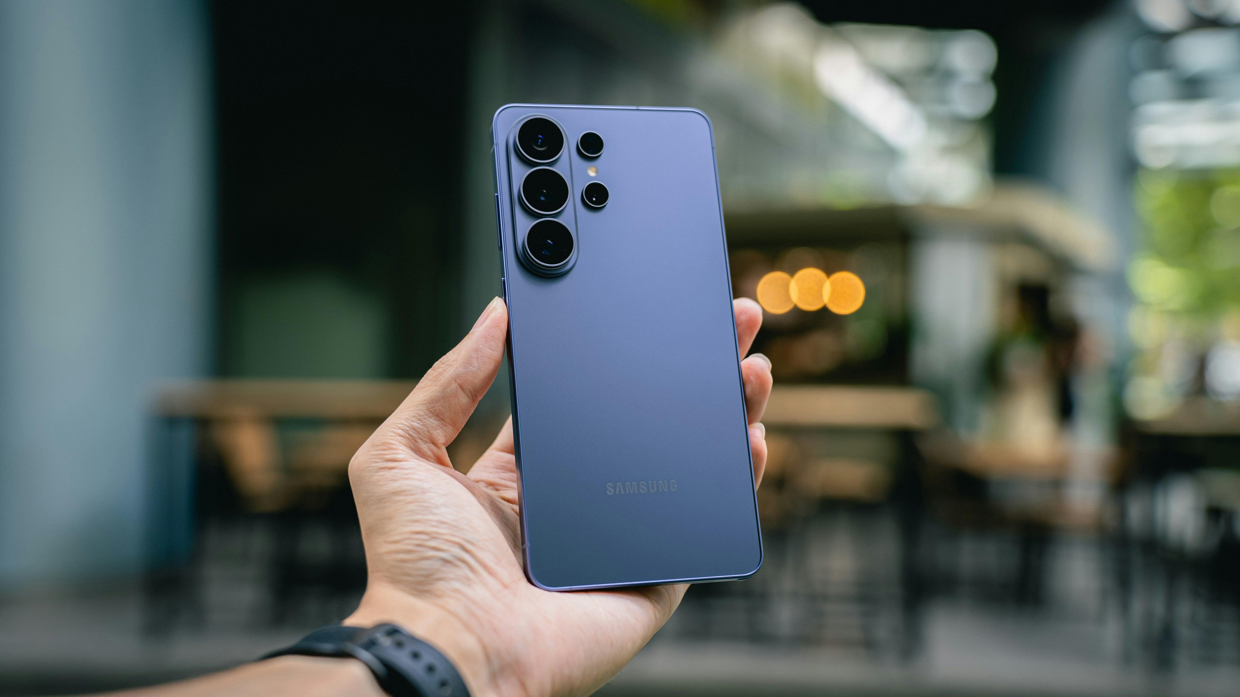 Beyond S26: The Rise of Smarter Flagships