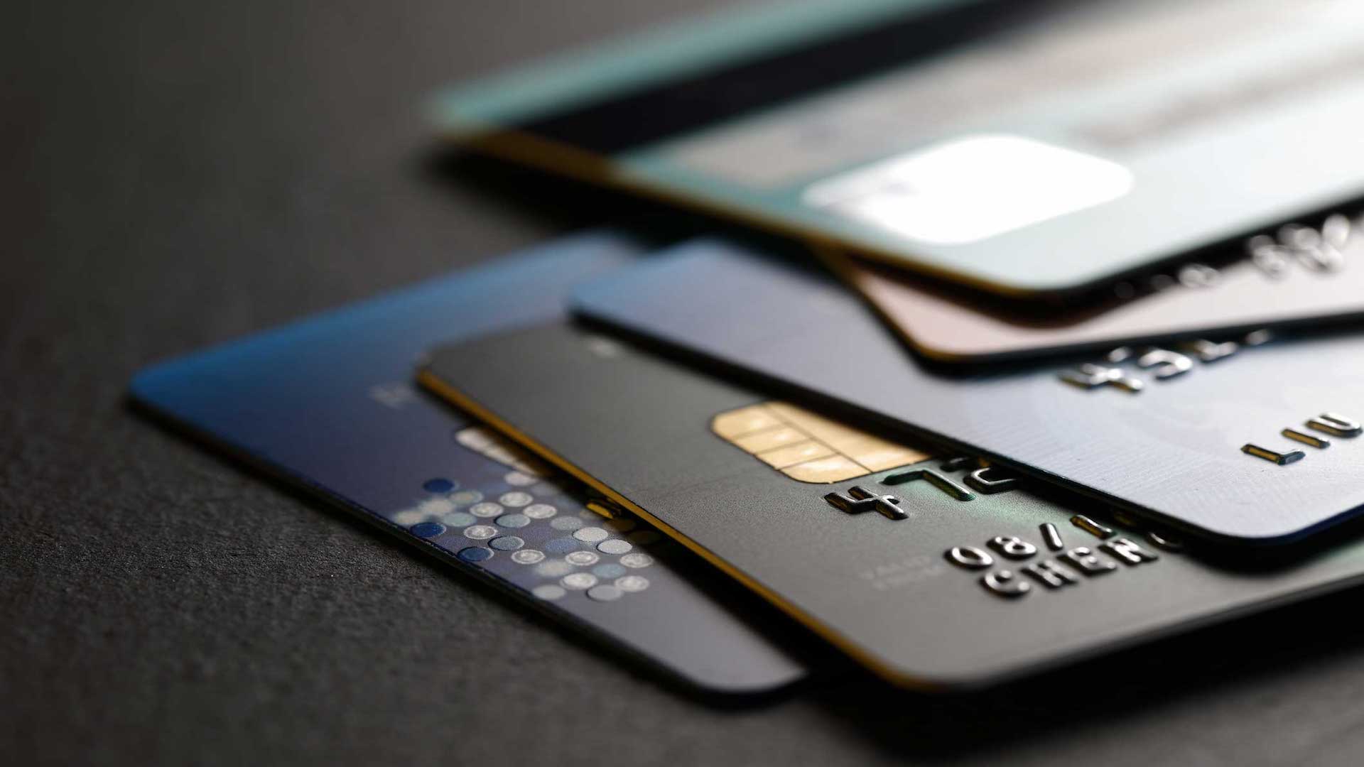 Best Credit Card in UAE: Benefits and Features Compared