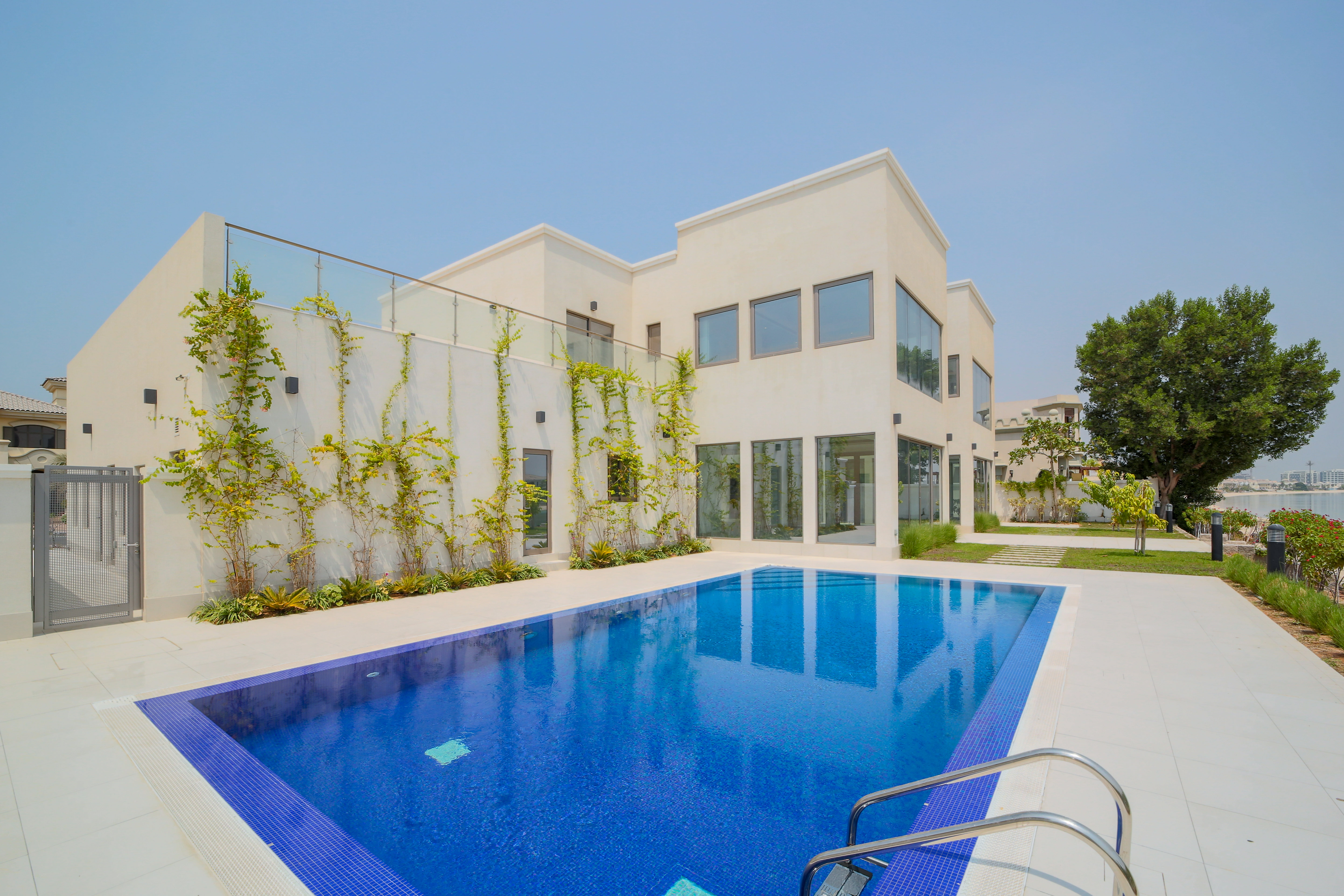 Property Tour: Magnificent Signature Villa on Palm Jumeirah