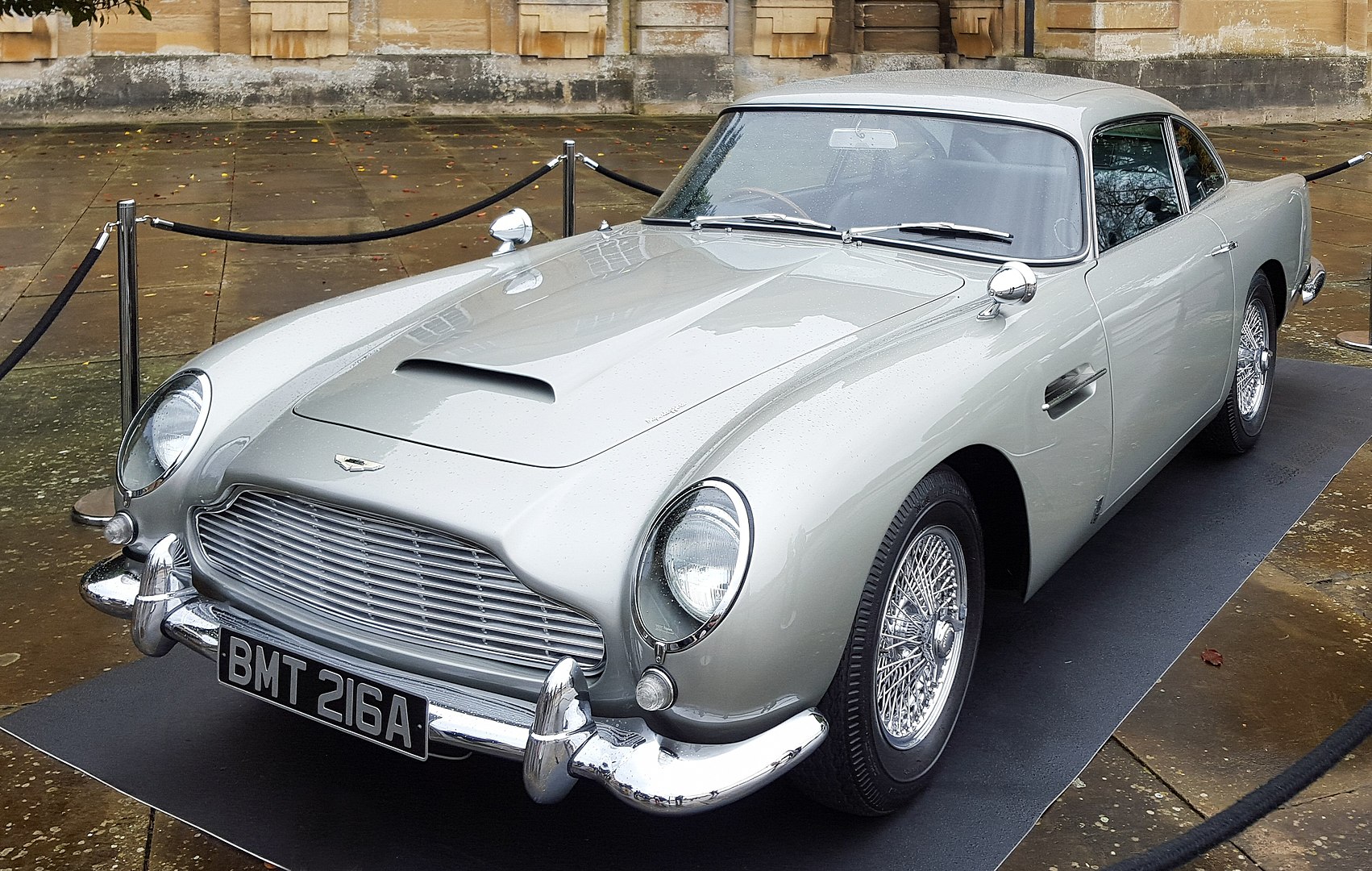The 10 Best Classic Cars in the World