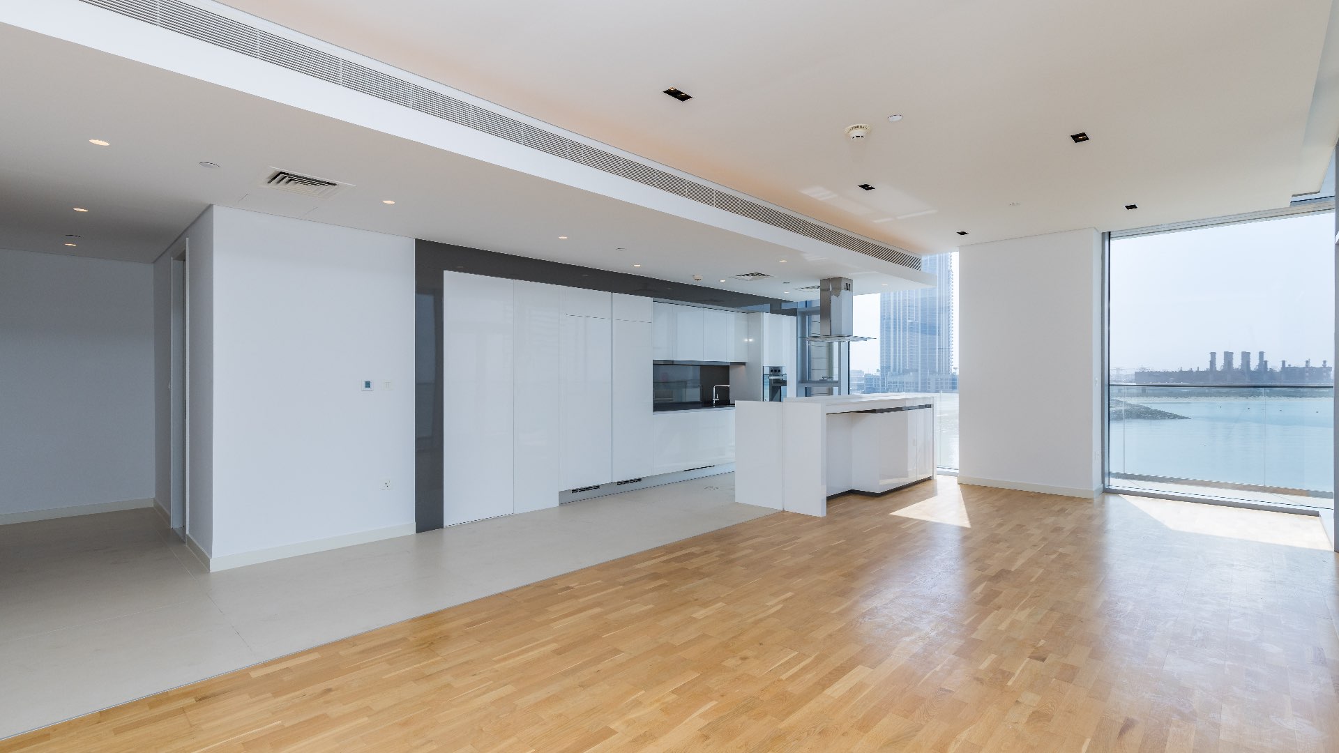 Apartment with full sea view, large window, and hardwood floors in Bluewaters Residences