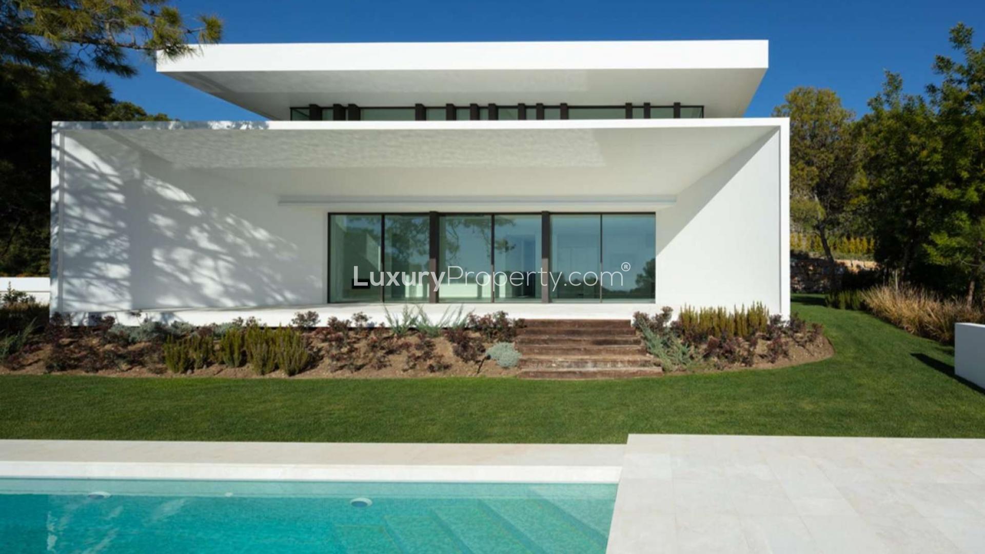 Modern villa with pool in La Reserva de Alcuzcuz, Benahavis, Marbella mountains