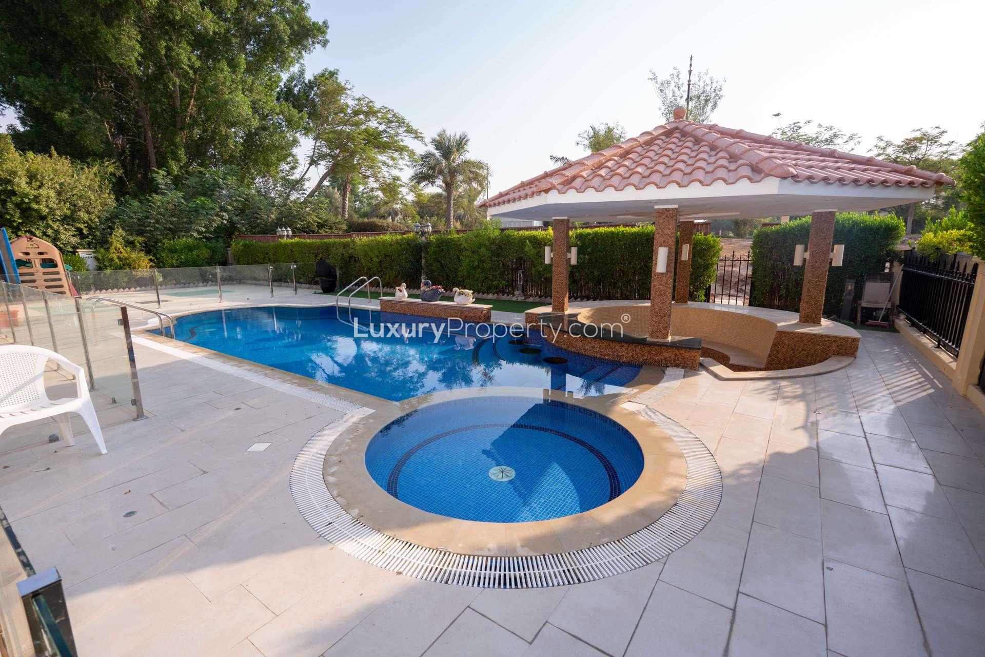 Private pool view of 5-bedroom villa for rent in Jumeirah Islands, European Clusters