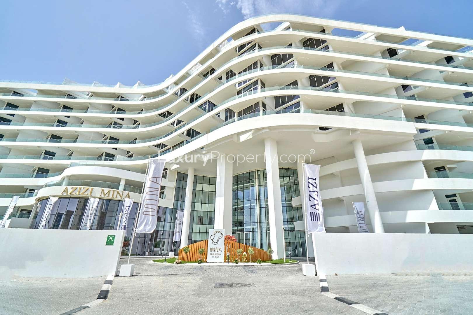 Aerial view of Azizi Mina apartment, Palm Jumeirah, overlooking the sea and luxury villas