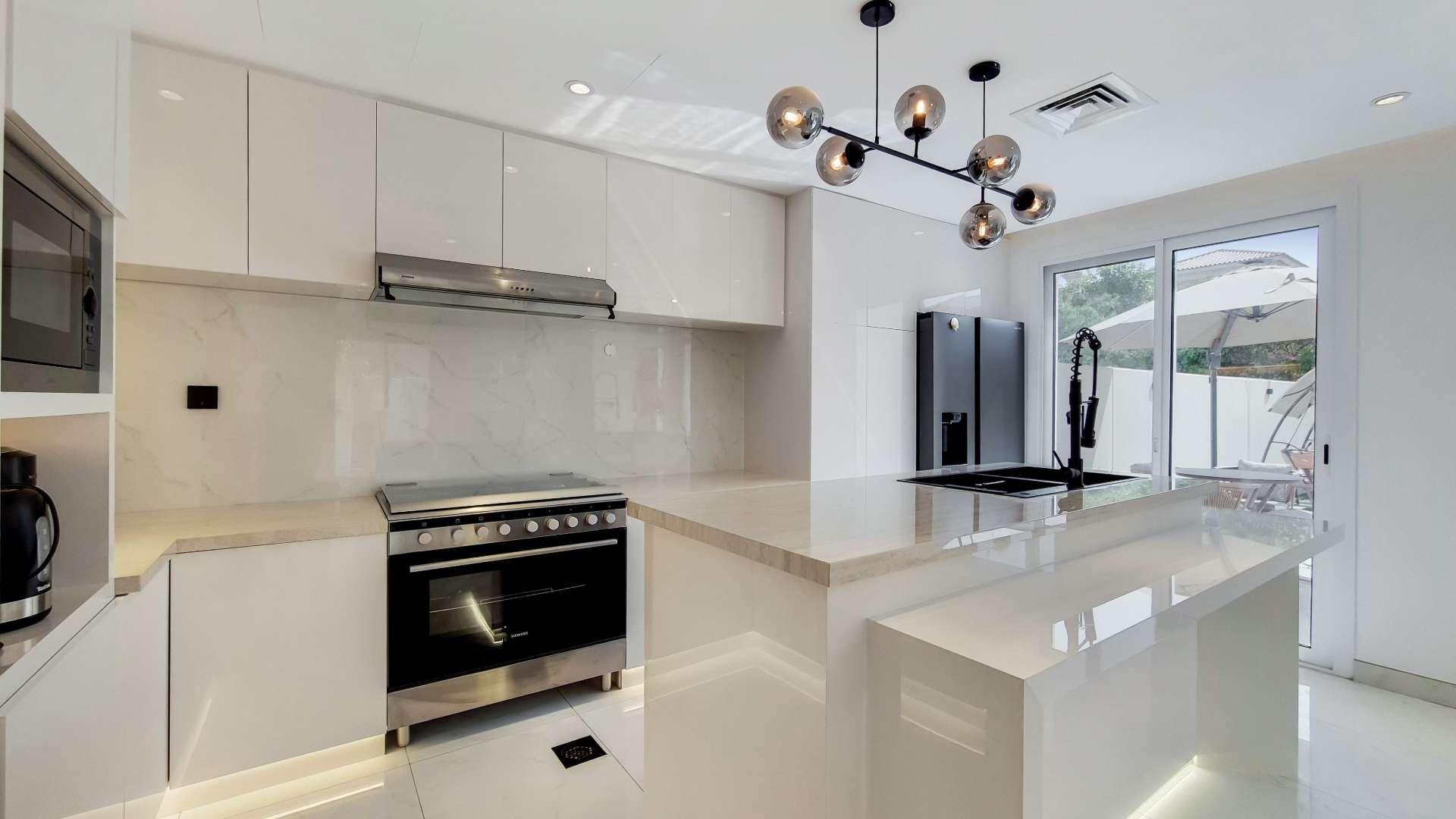 Luxurious living area in fully upgraded villa, Al Reem, Arabian Ranches, with modern decor