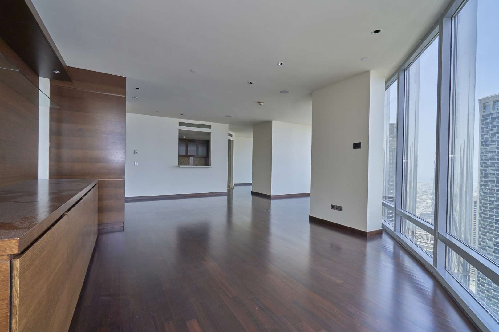 Spacious closet in mid-floor studio apartment, Burj Khalifa, Downtown Dubai, for rent