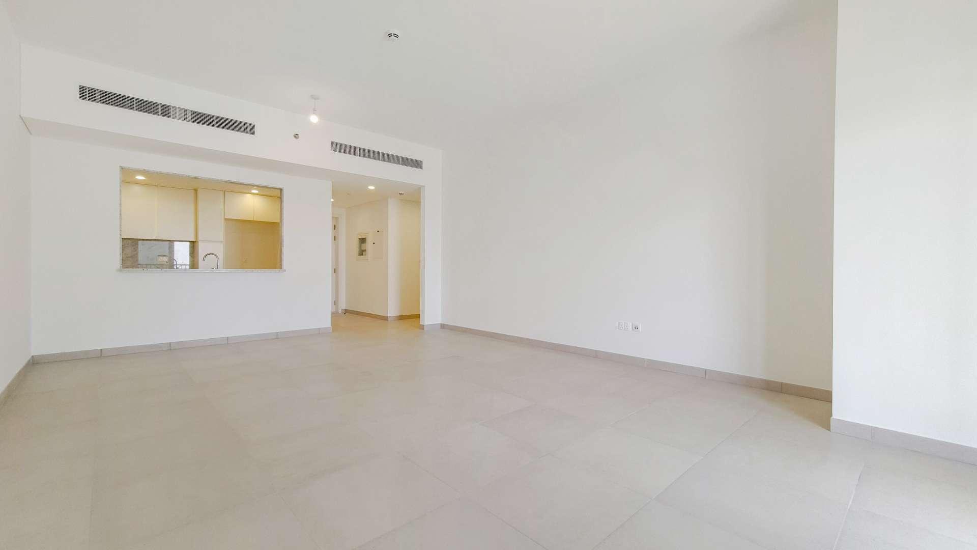 Luxurious high-floor apartment interior in Madinat Jumeirah Living, spacious layout with modern finishes