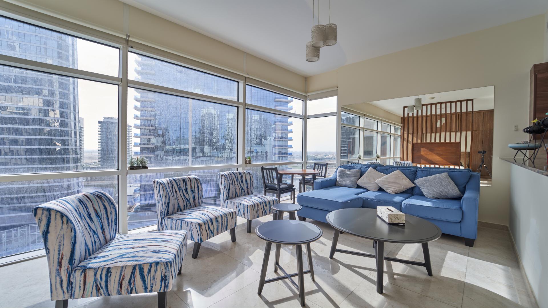 Furnished studio apartment kitchen with modern appliances in Bay Square, Business Bay