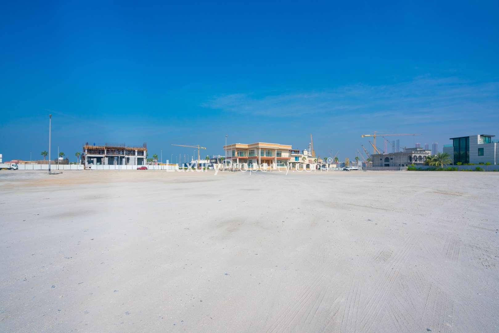 Corner plot in Pearl Jumeirah with sea and skyline views, available for sale