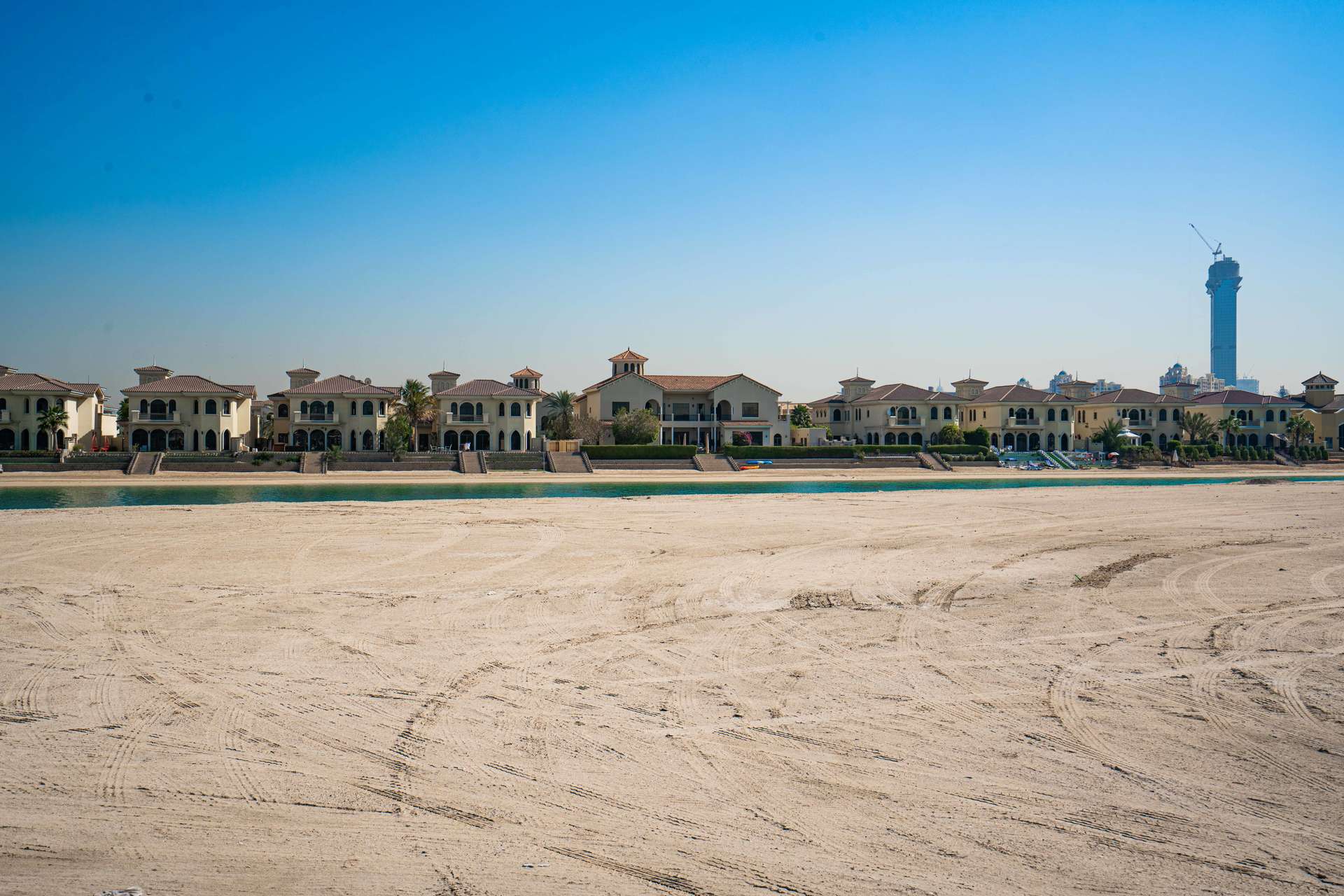 Exclusive villa plot on Palm Jumeirah beachfront with stunning views, perfect for custom mansion