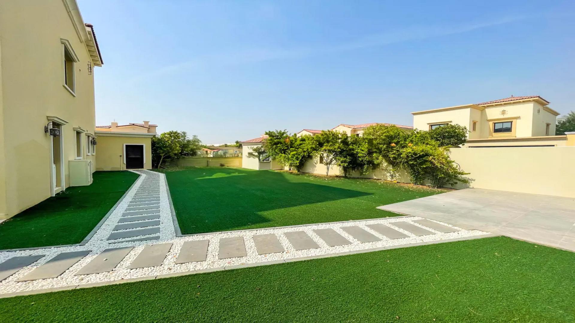 Spacious living area in 4-bedroom townhouse, Samara, Arabian Ranches 2, available for rent