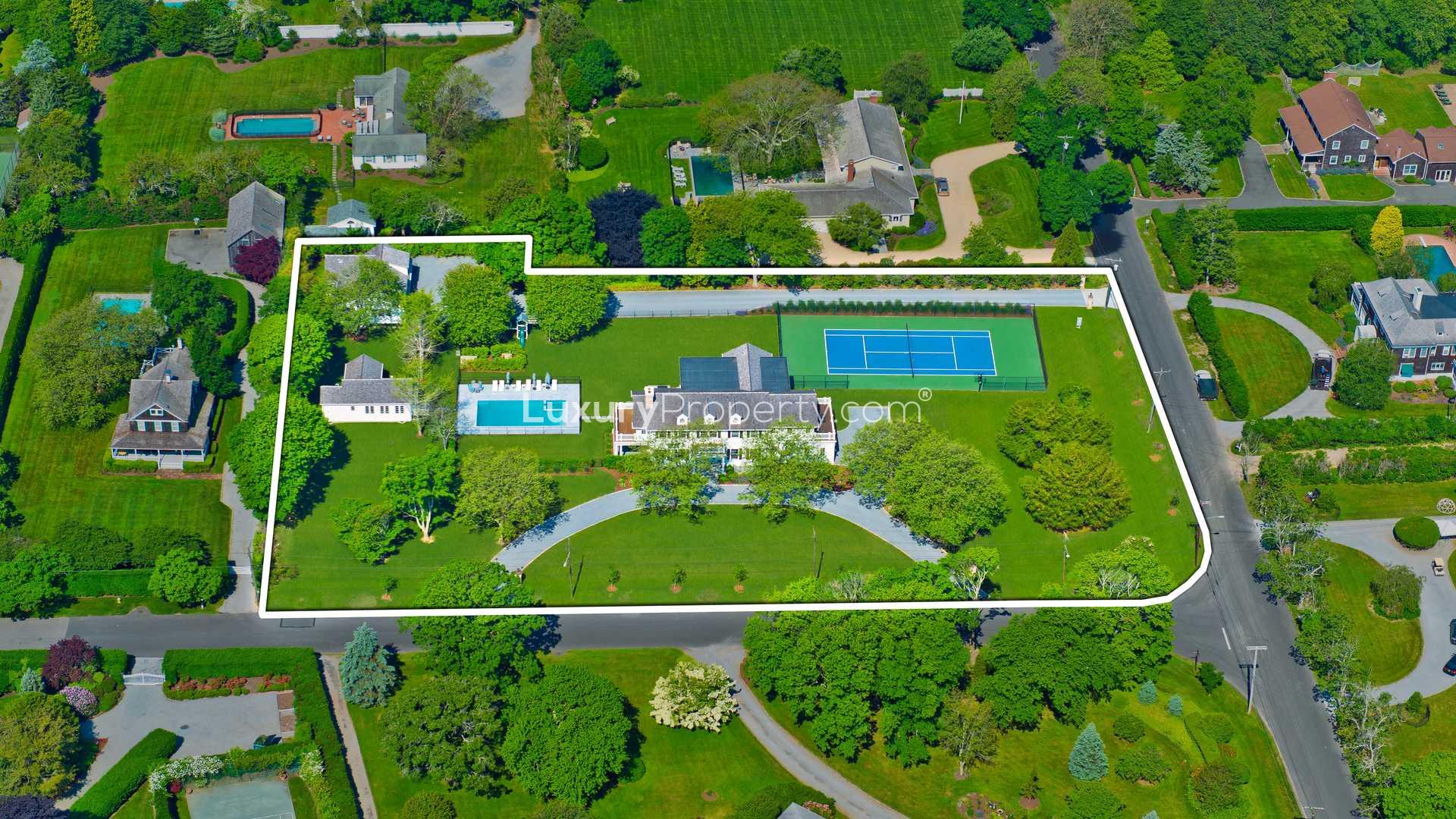 Twelve-bedroom villa with pool and garden for sale in Westhampton, Hamptons, New York