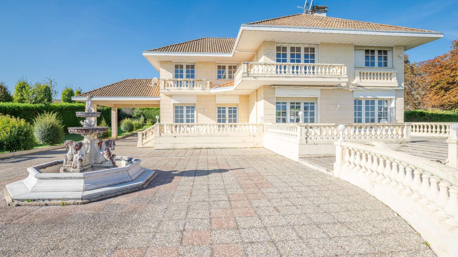 Exquisite 5-bedroom villa for sale in Excenevex, Lake Geneva, with stunning mountain views