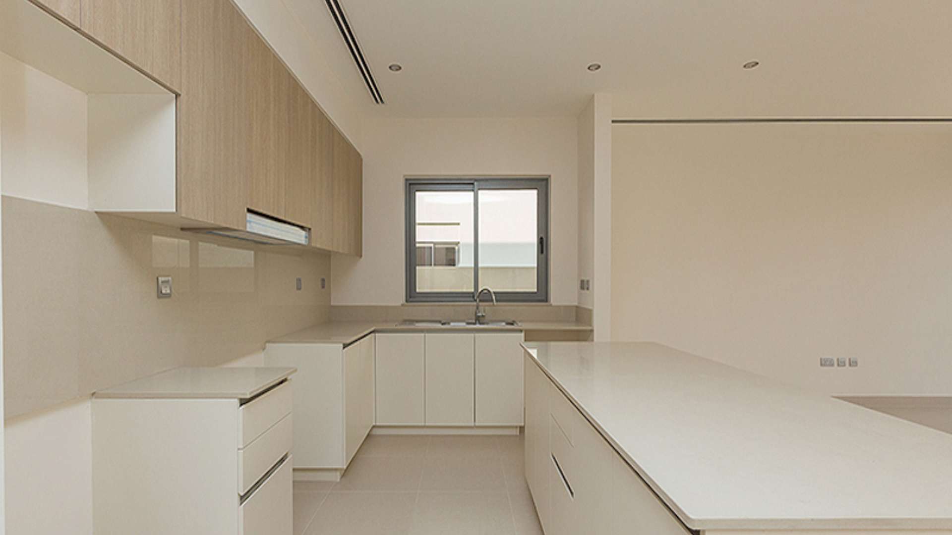 Spacious backyard of 4-bedroom villa for rent in Sidra Villas, Dubai Hills Estate