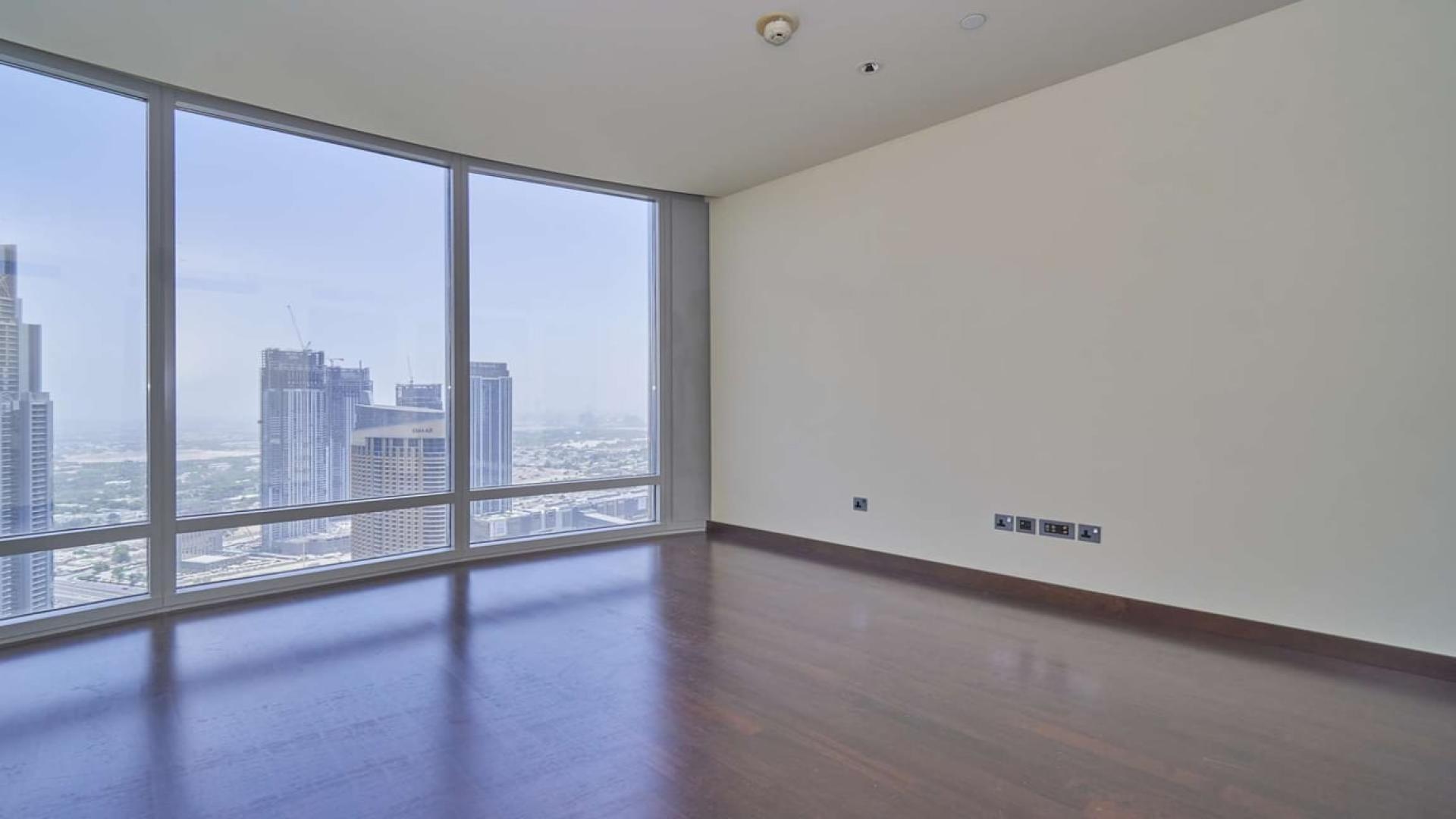Spacious studio apartment with panoramic views in Burj Khalifa, Downtown Dubai for rent