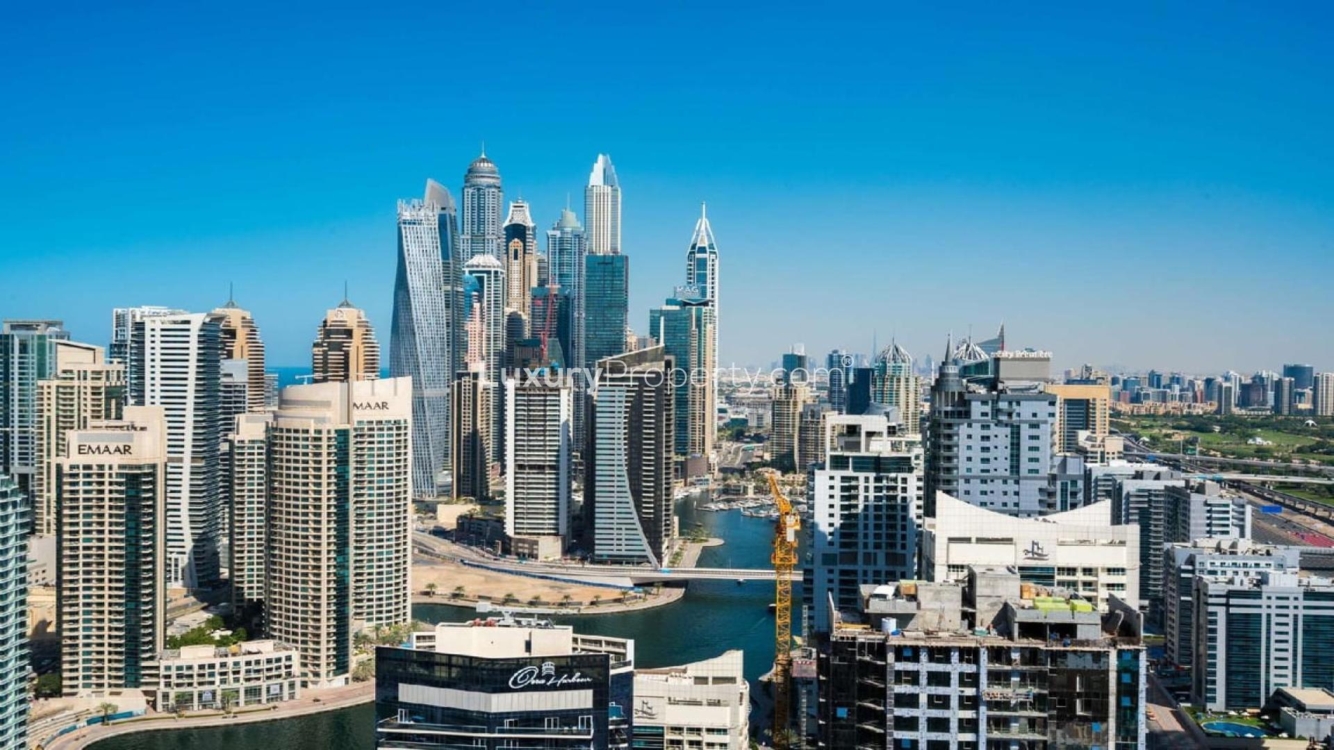 Modern kitchen in studio apartment, The Address Dubai Marina, for sale