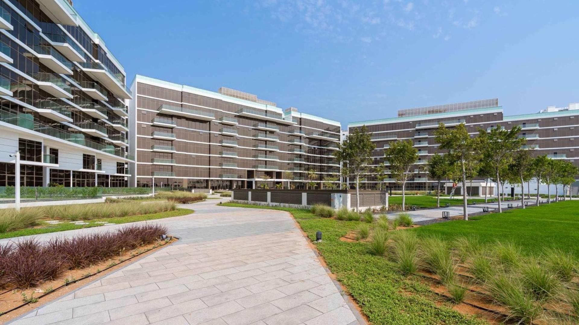 Modern kitchen in The 8 Residences, Palm Jumeirah apartment for sale, sleek design features