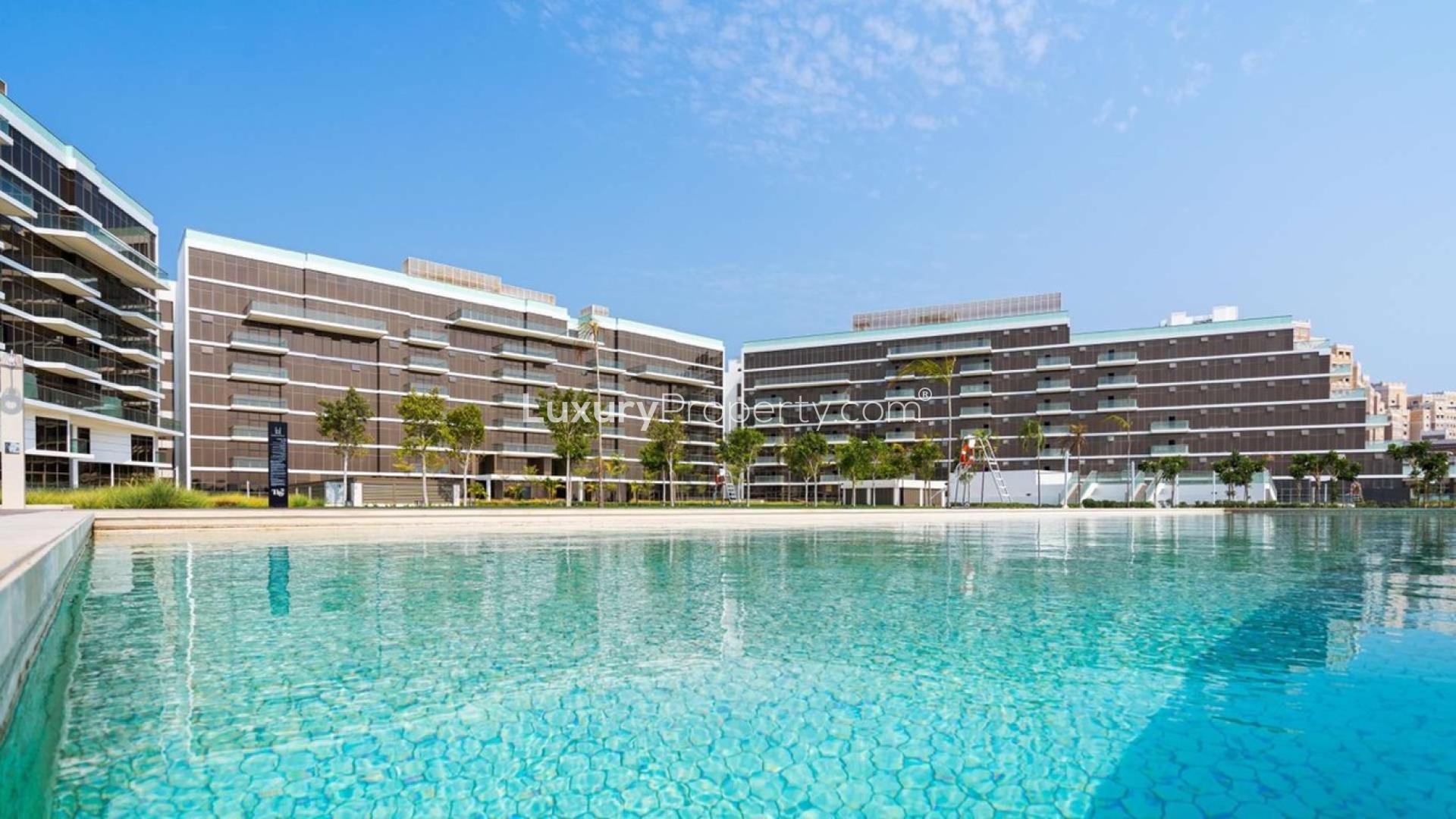 Sea view poolside at The 8 Residences, Palm Jumeirah apartment for sale