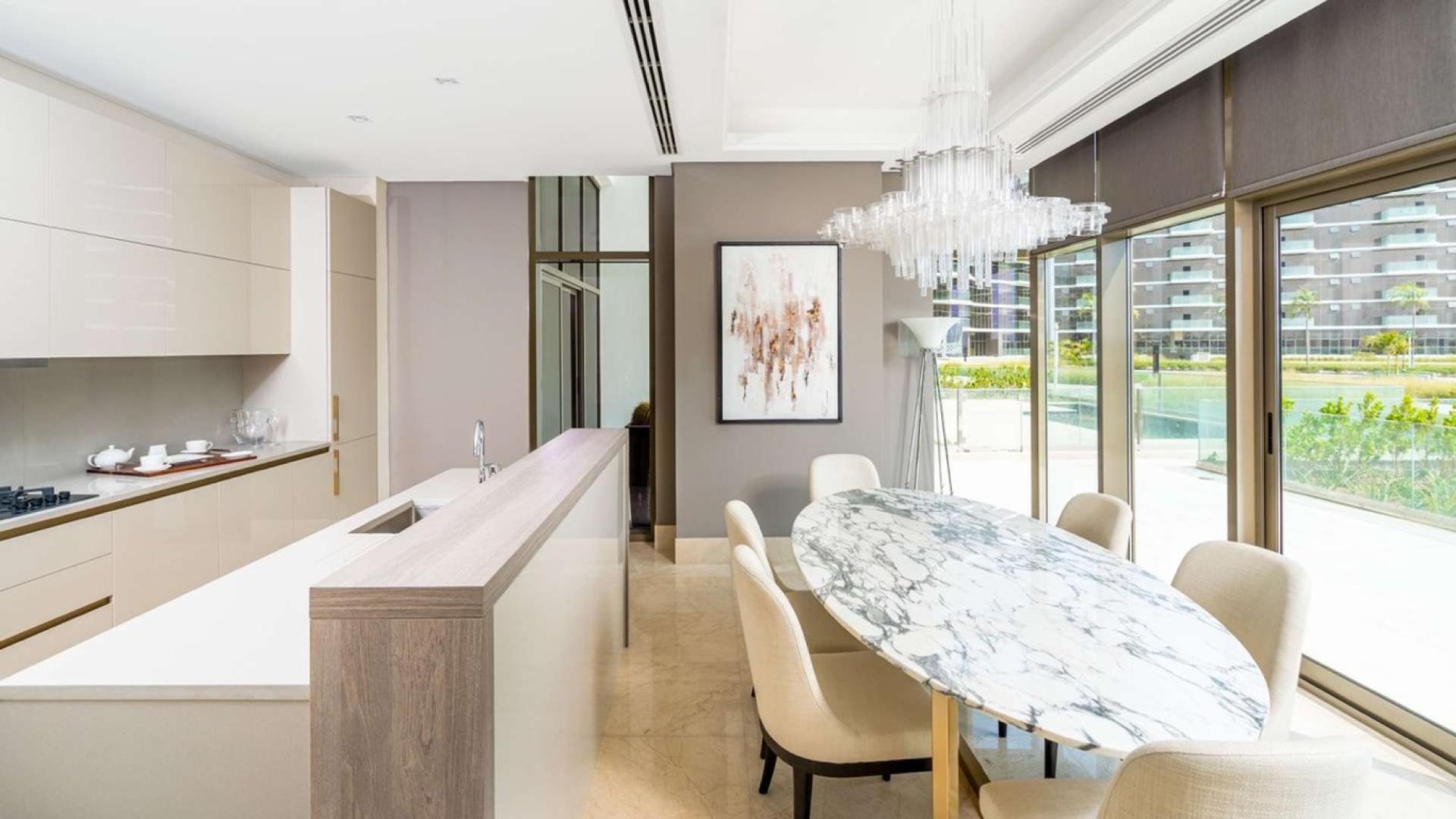 Elegant living room in 3-bedroom townhouse at The 8 Residence, Palm Jumeirah