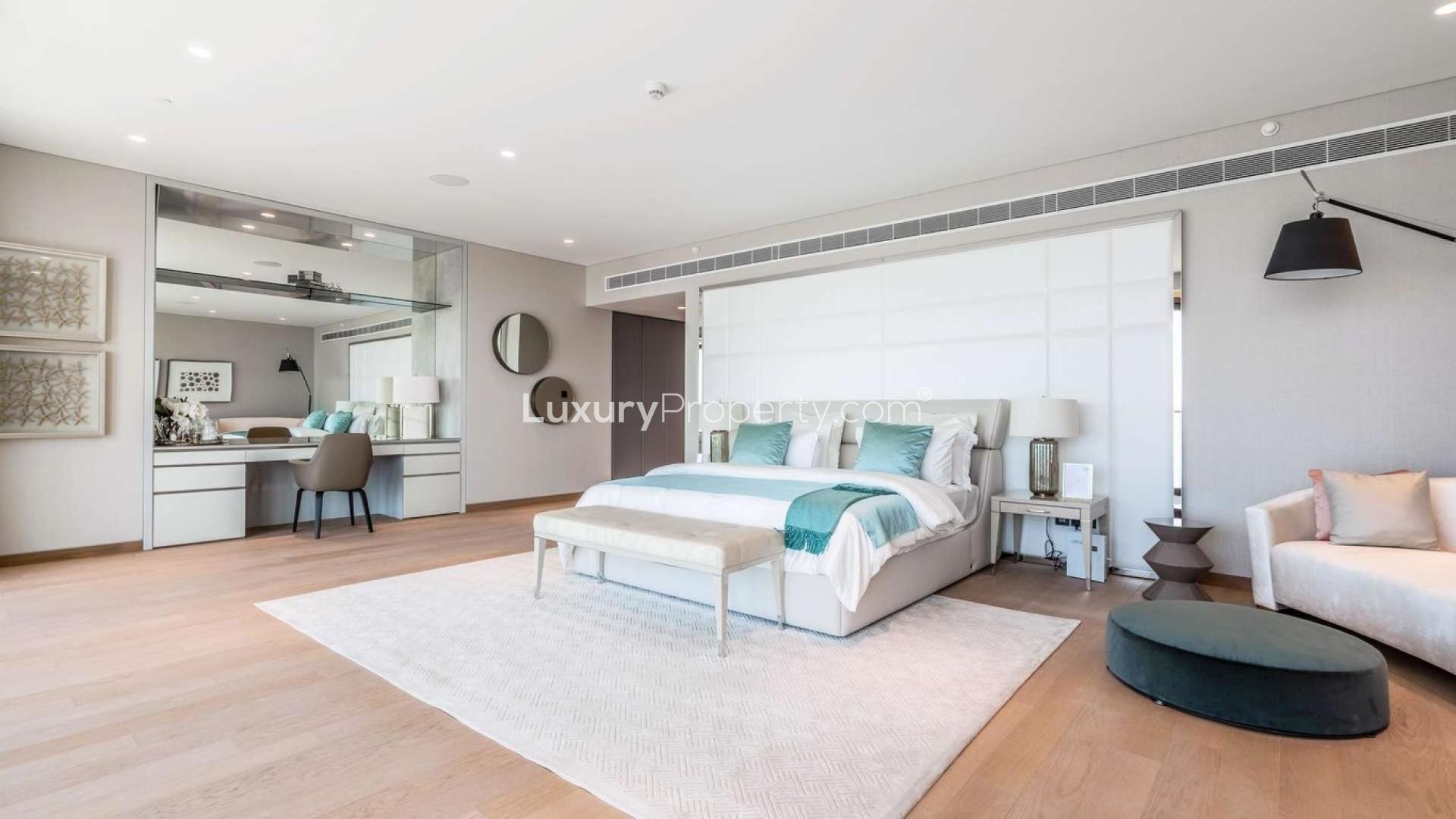 Luxurious master bedroom in three-bedroom penthouse, Alef Residences, Palm Jumeirah, Dubai
