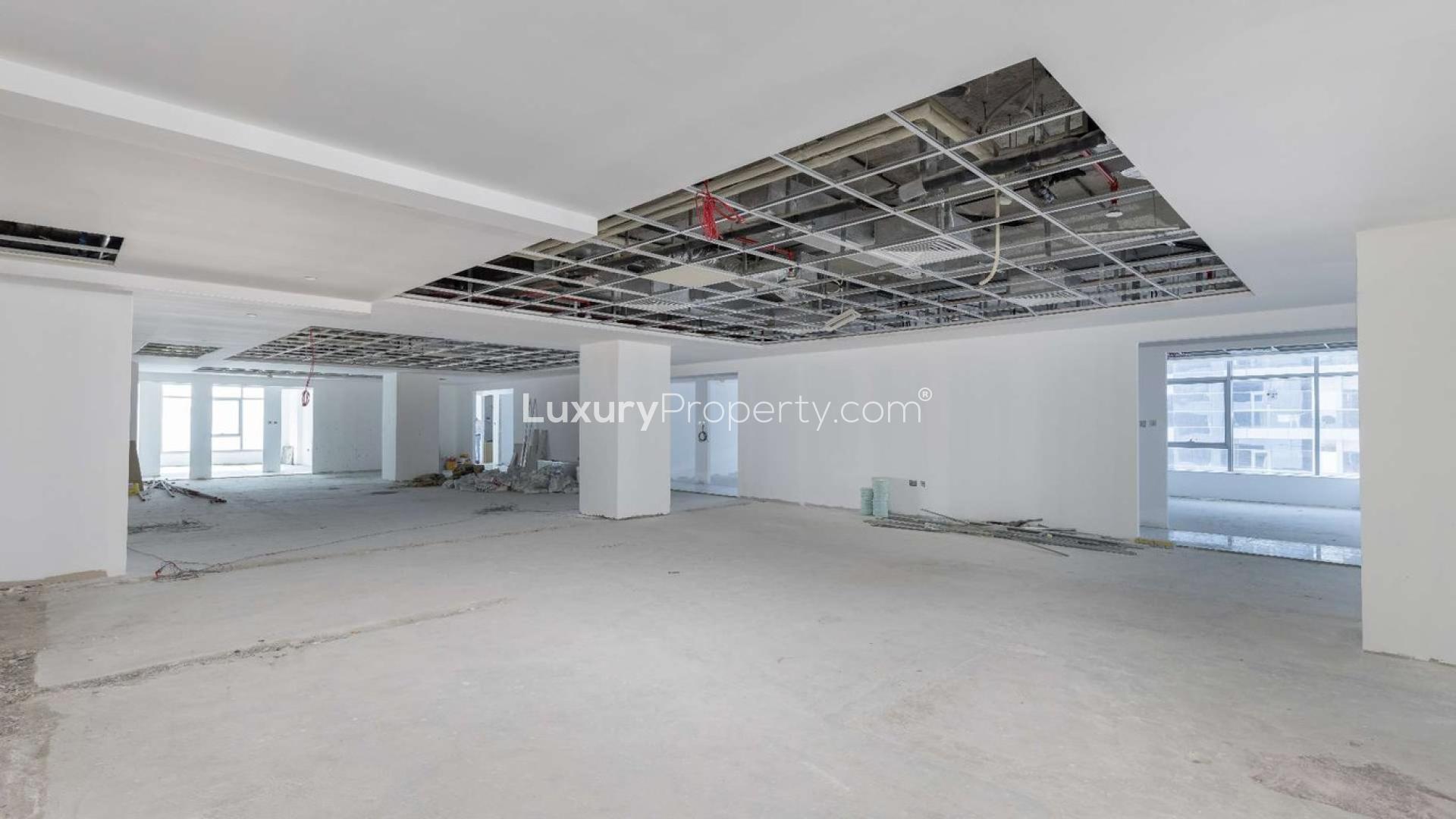 Full Floor Office for Rent in Grosvenor Business Tower, Barsha Heights, Modern Architecture