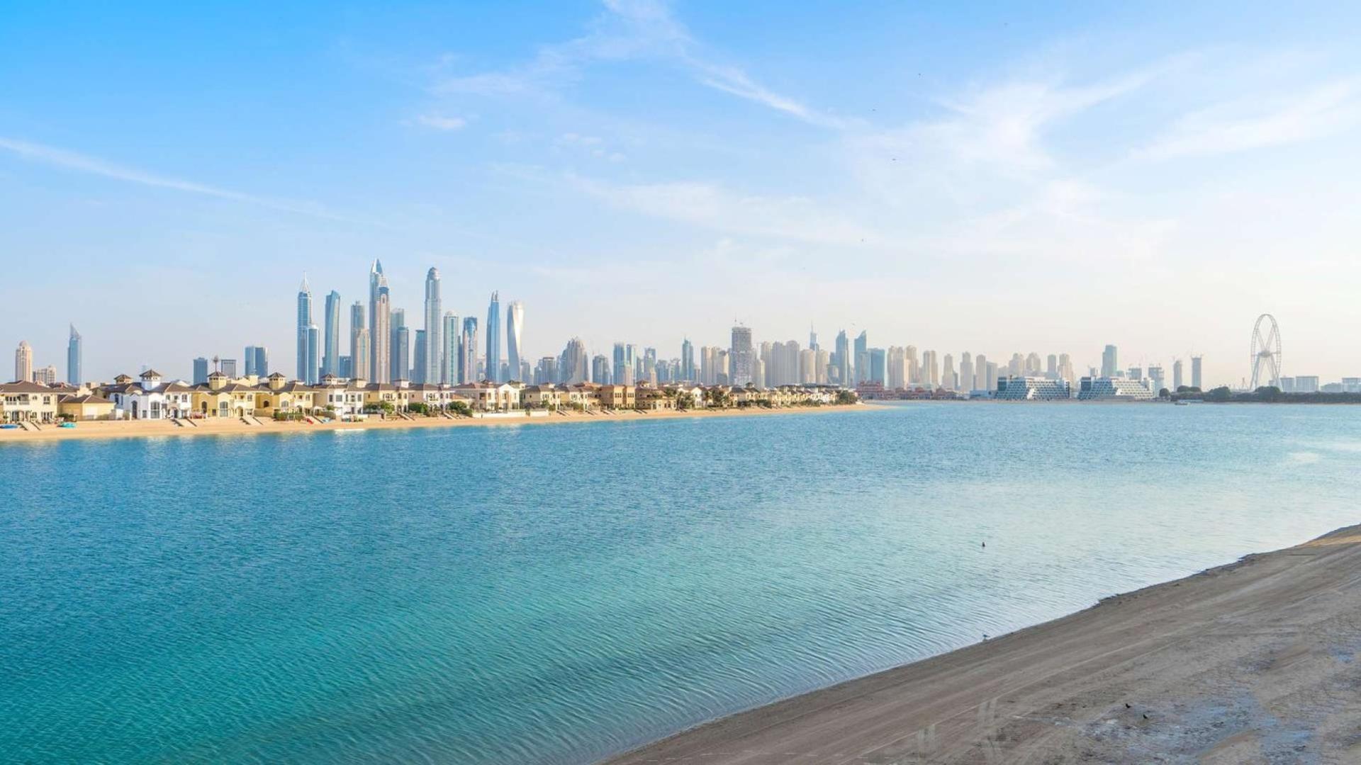 Waterfront plot on Frond N, Palm Jumeirah with stunning skyline views, for sale