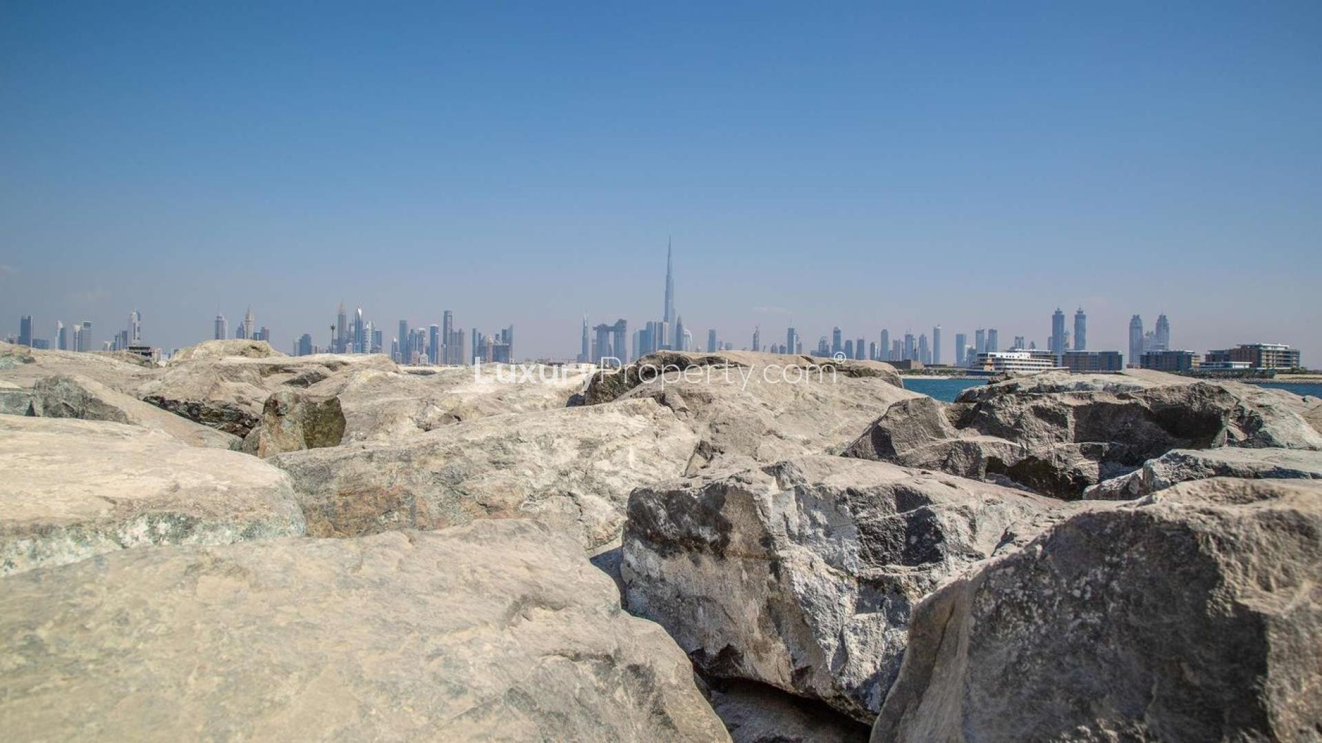 Beachfront plot for sale in Pearl Jumeirah, ideal for building a dream villa