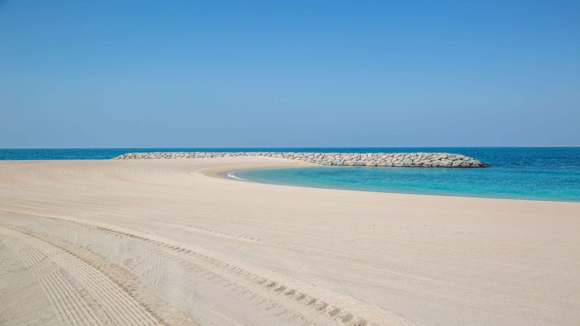 Spacious corner plot for sale, Pearl Jumeirah, with stunning city skyline view