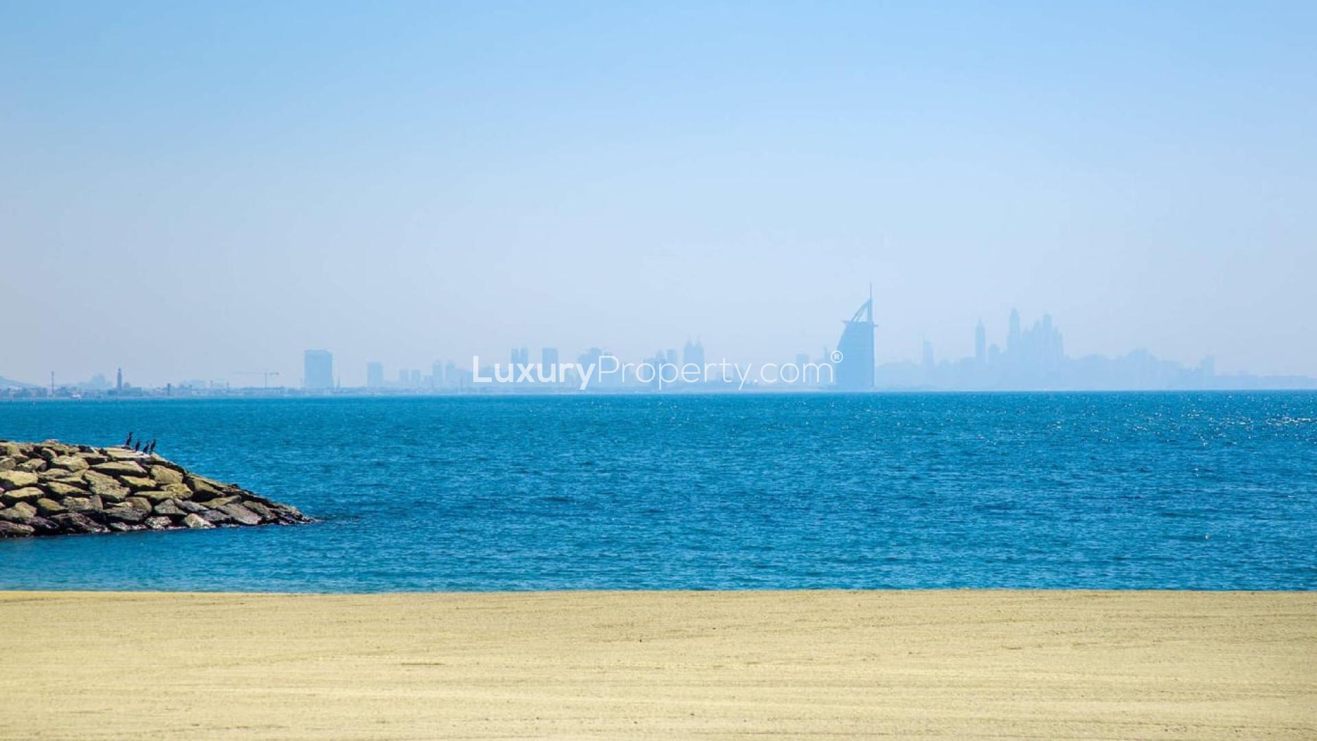 Waterfront land plot with stunning ocean views, Jumeirah Bay Island, for sale