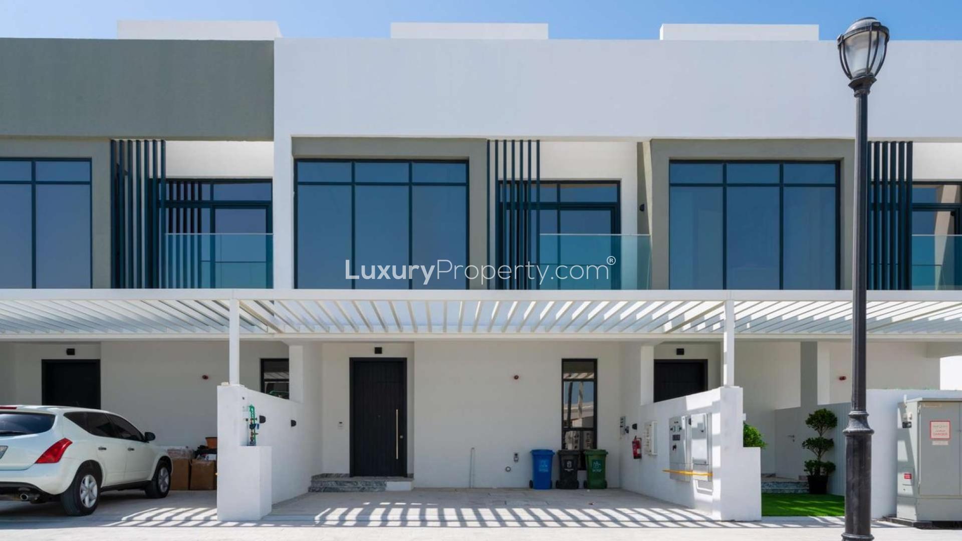 Stunning 4-bedroom villa overlooking golf course in Jumeirah Golf Estates, Jumeirah Luxury