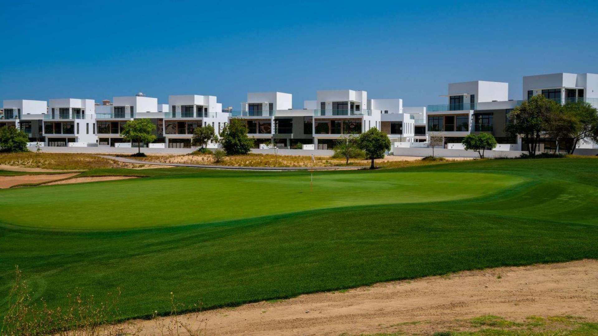 Empty room with window in 4-bedroom villa, Jumeirah Luxury, Jumeirah Golf Estates