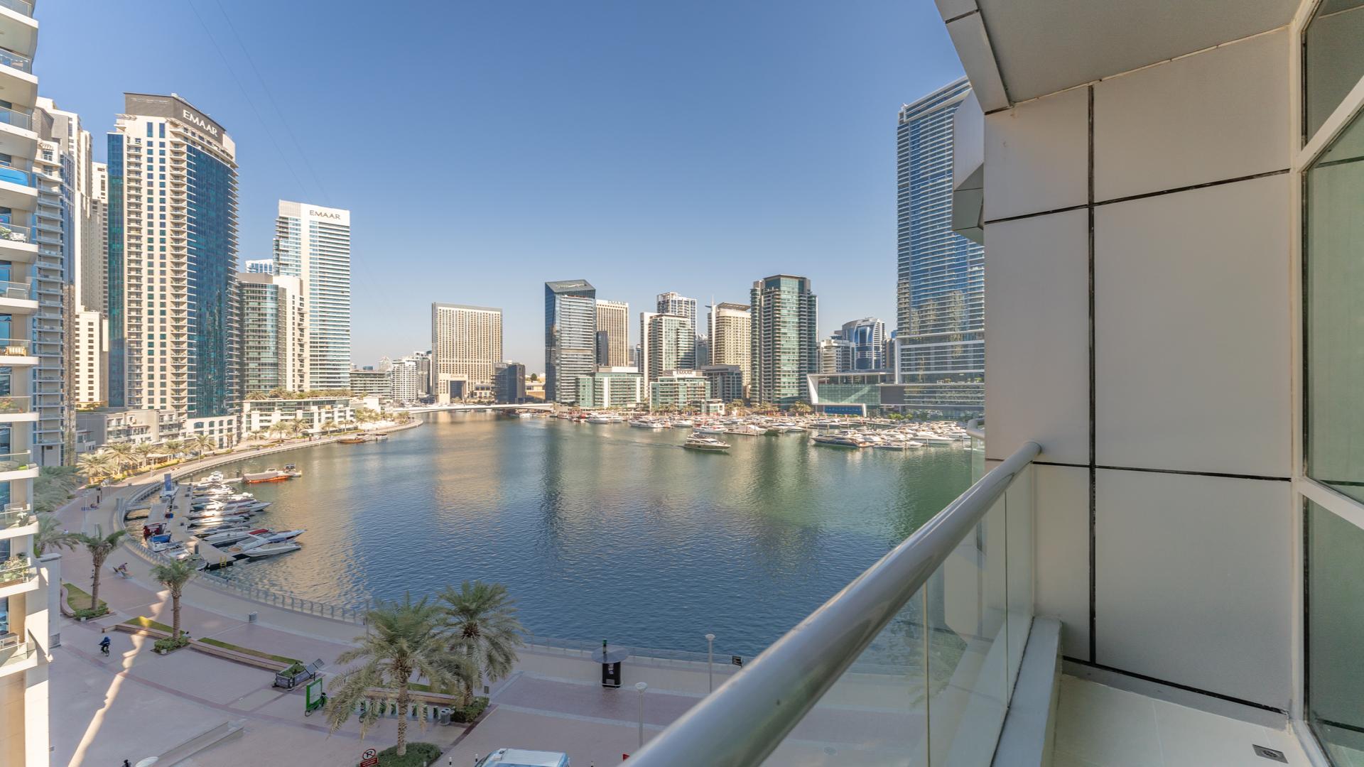 Studio apartment in The Point Tower, Dubai Marina, with modern interior and marina view