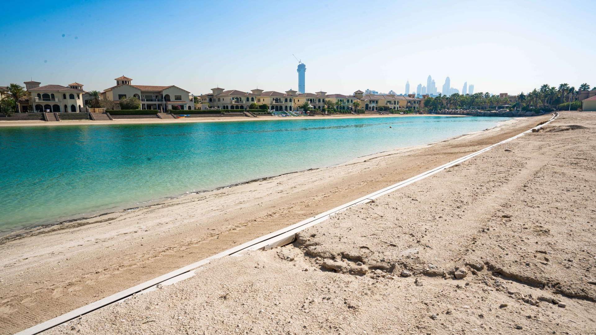 Beachfront land for sale in Palm Jumeirah Frond H with sea view