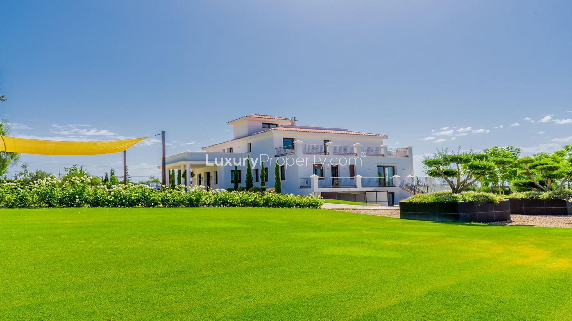 Detached villa with spacious lawn in Guadalmina Alta, Marbella, for sale. Ref No: LP44666