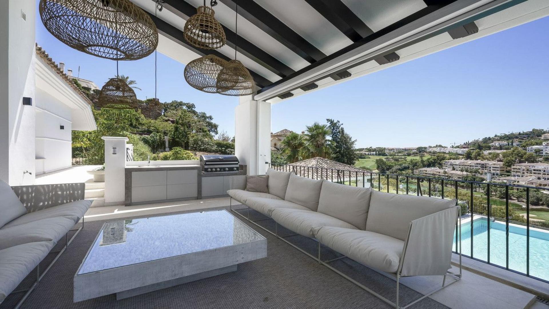 Spacious living area in luxury 7-bed villa for sale, Vega del Colorado, Benahavis