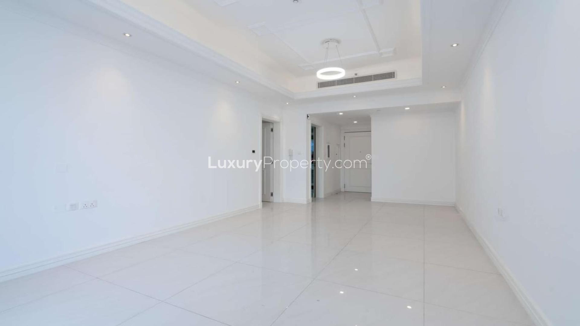 Ground floor apartment patio with gated access in Vincitore Palacio, Arjan for rent