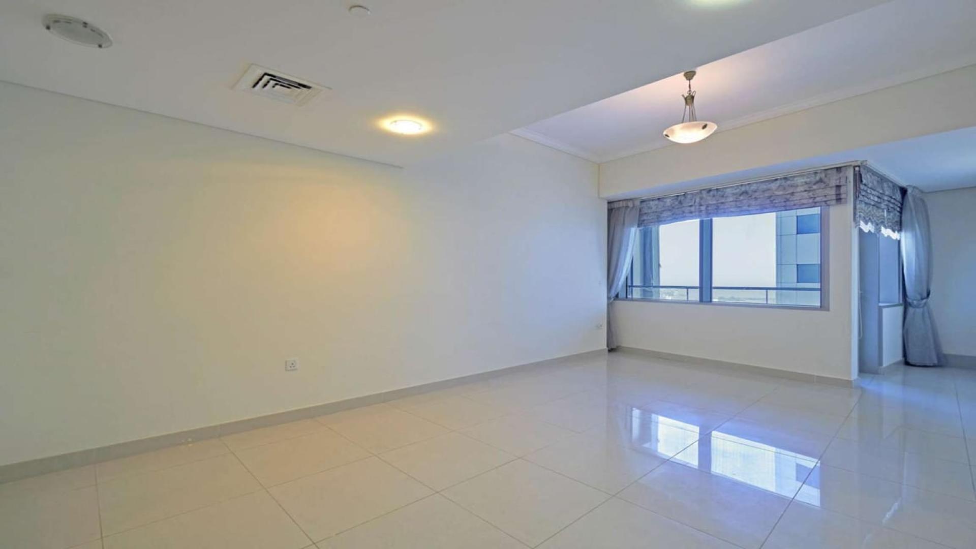 Aerial view of Ocean Heights, Dubai Marina, showcasing waterfront and luxury apartments