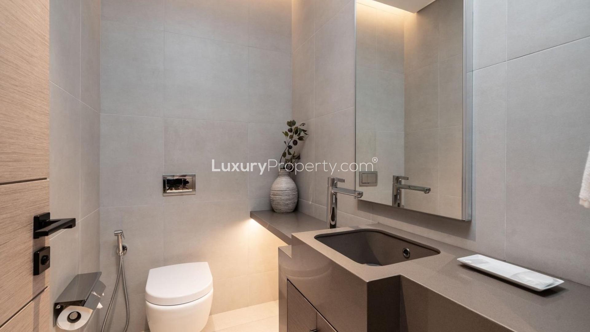 Modern bathroom in serviced apartment, The Address Jumeirah Resort, Jumeirah Beach Residence for rent