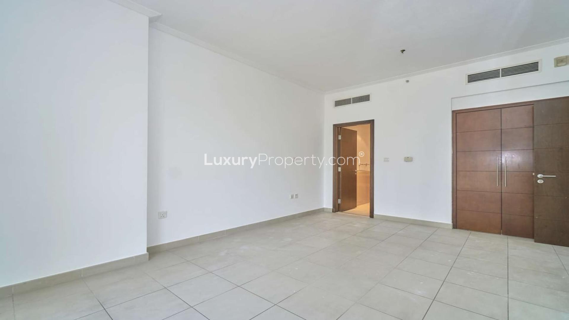 Spacious living area in 1-bedroom apartment, South Ridge Tower 1, Downtown Dubai, for rent