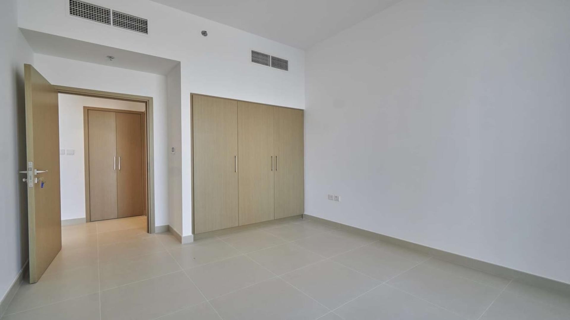 Modern kitchen and bathroom in 1-bedroom apartment, Dubai Creek Harbour, Creek Horizon