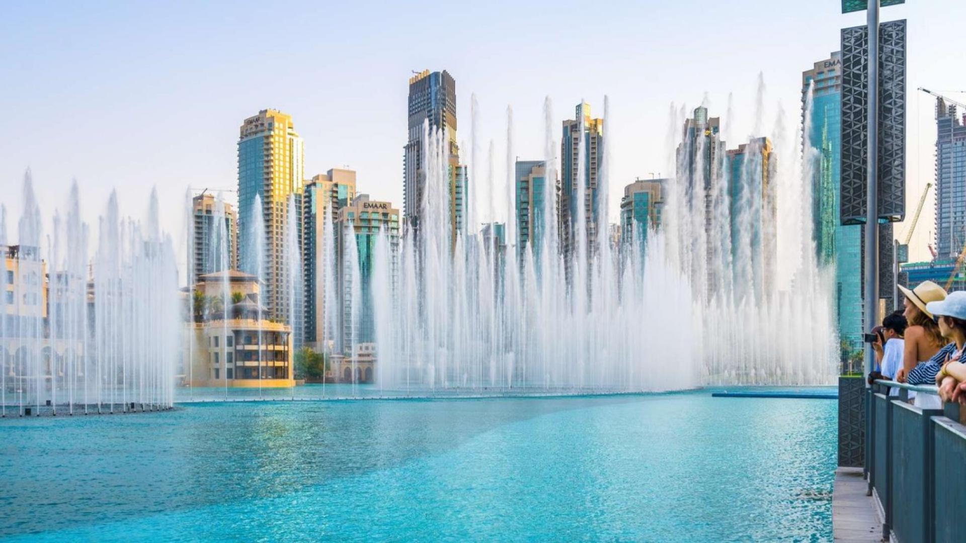 Modern living room in 1-bedroom apartment, Boulevard Central, Downtown Dubai, with city views