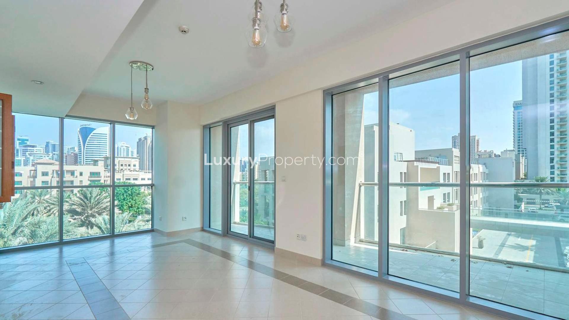 1-Bedroom apartment in The Views, Golf Towers with large windows and cityscape views
