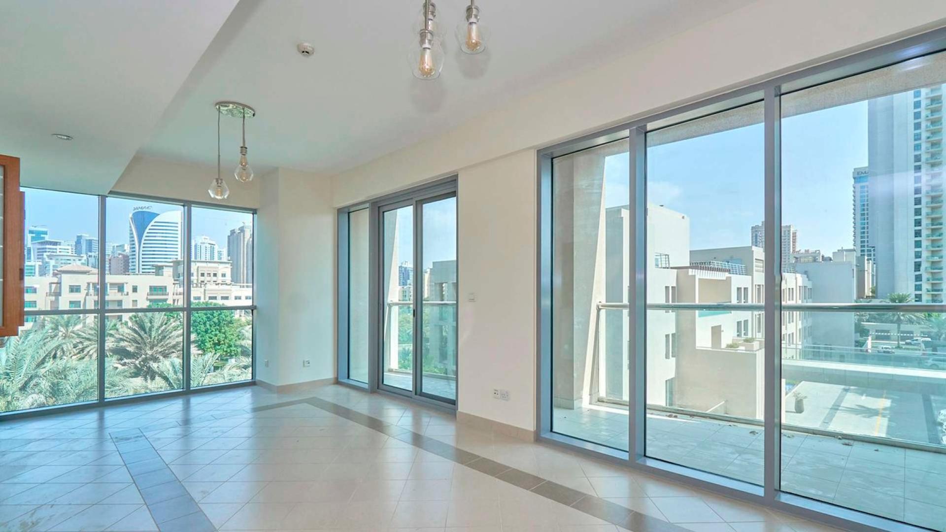 1-Bedroom apartment in The Views, Golf Towers with large windows and cityscape views