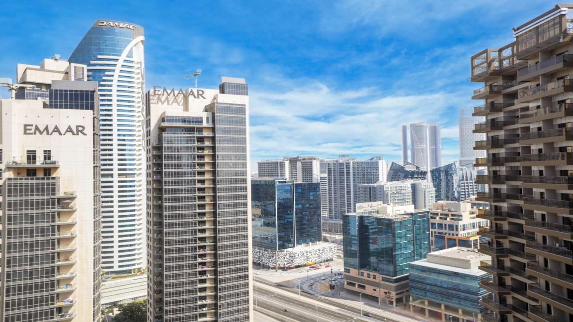 Modern kitchen in 1-bedroom apartment, South Ridge Tower 2, Downtown Dubai