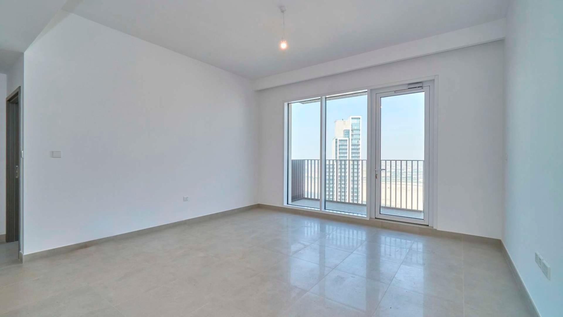 Modern kitchen in 1-bedroom apartment, Creek Horizon, Dubai Creek Harbour, for rent