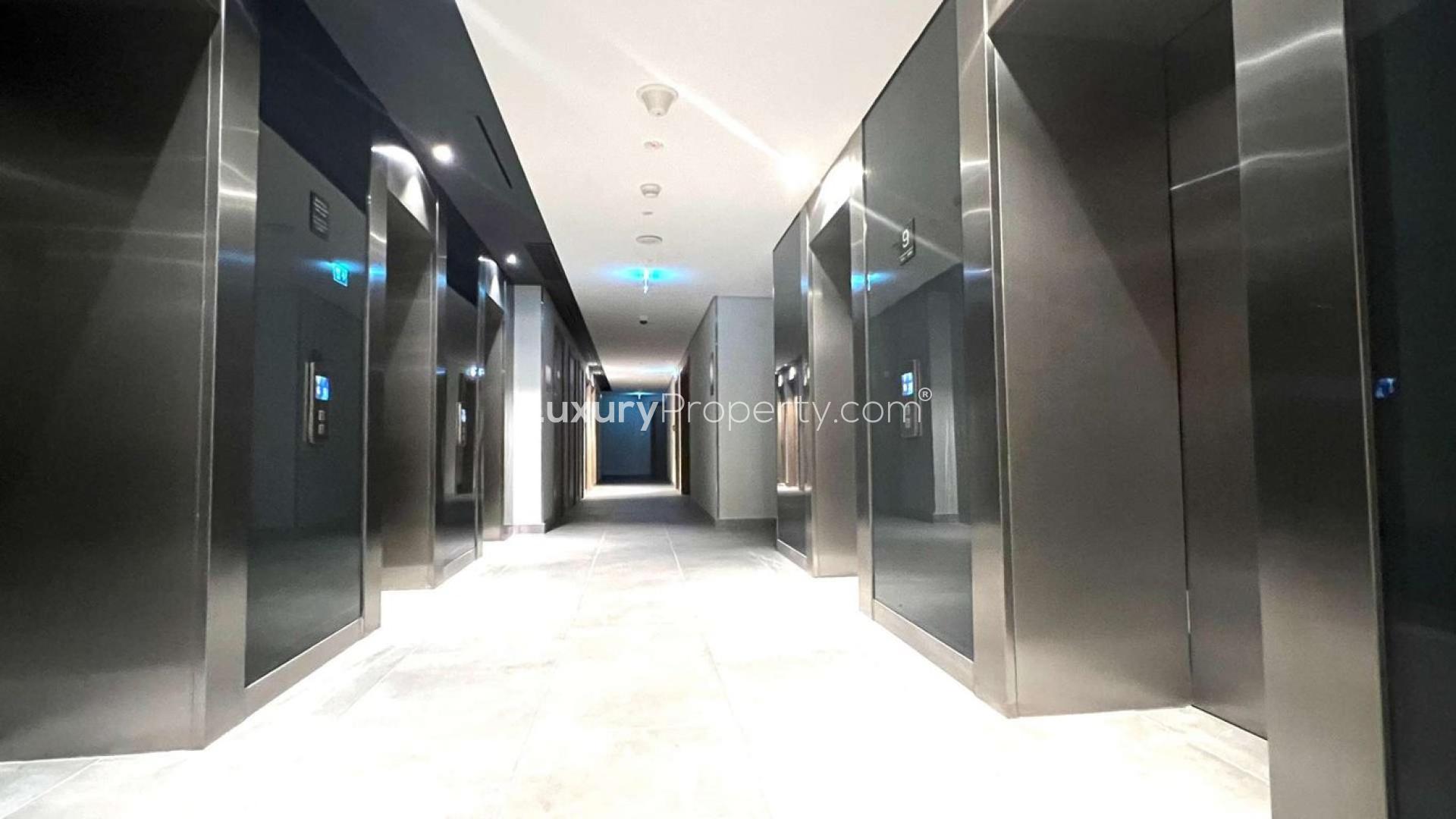 Modern kitchen in luxury 1-bedroom apartment, Studio One, Dubai Marina, available for rent